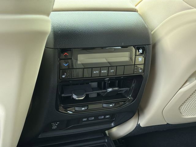 New 2026 Jeep Grand Cherokee L Limited w/ Limited Altitude Package AWD/4WD image 19