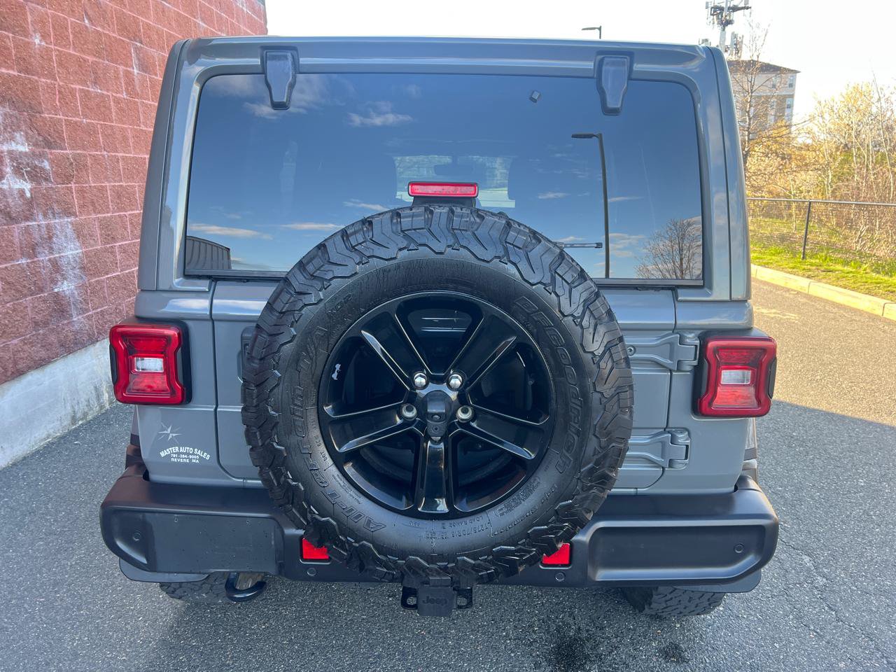 Used 2022 Jeep Wrangler Unlimited Sahara AWD/4WD image 6