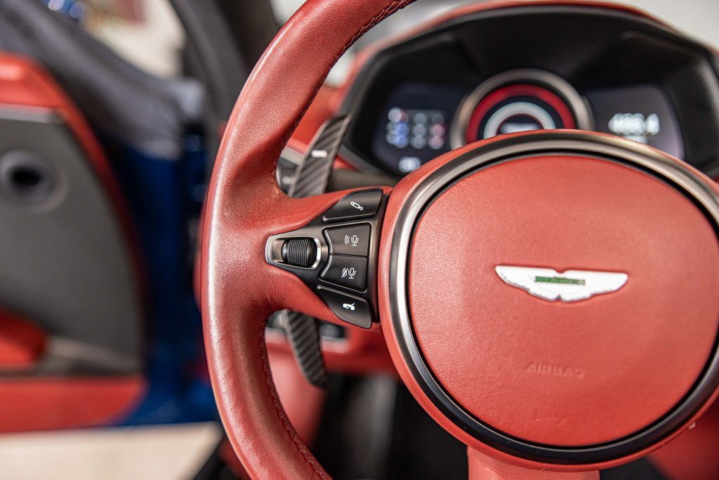 Used 2022 Aston Martin DB11 Volante image 24