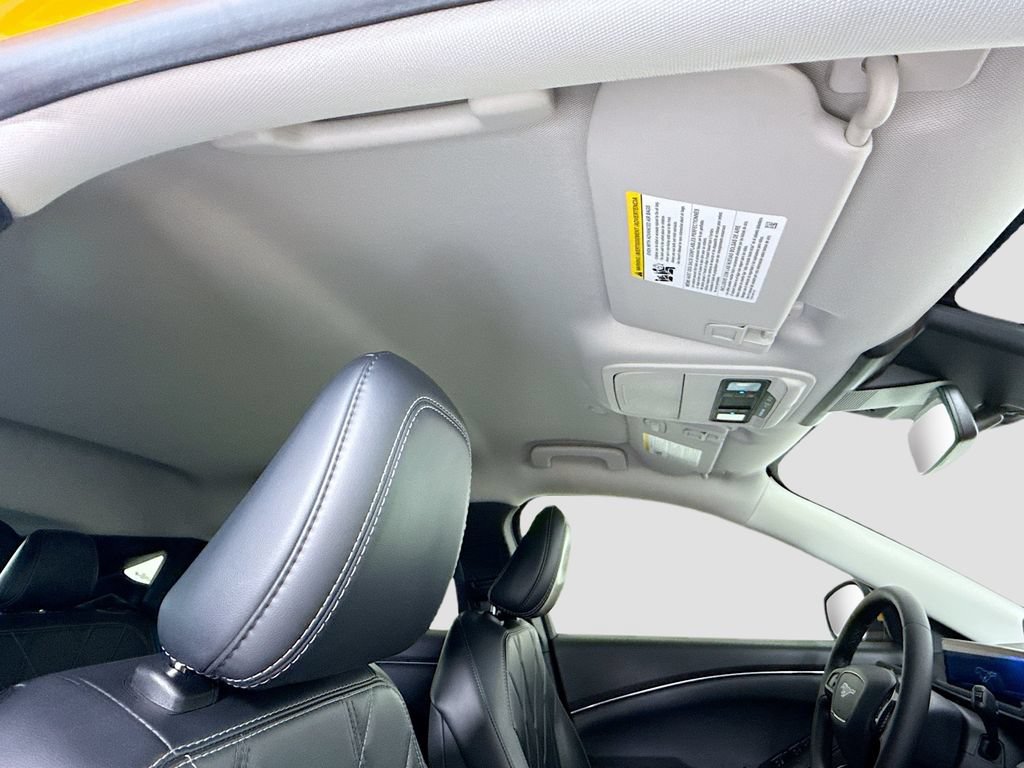Used 2022 Ford Mustang Mach-E Select RWD image 18