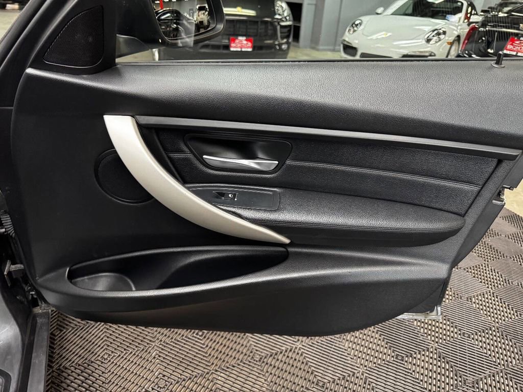 Used 2018 BMW 320i xDrive Sedan image 58