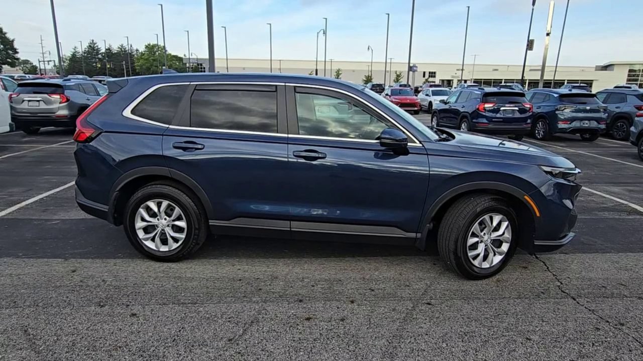 Used 2025 Honda CR-V LX image 10