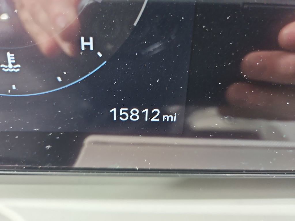 Certified 2025 Hyundai Tucson Limited image 18