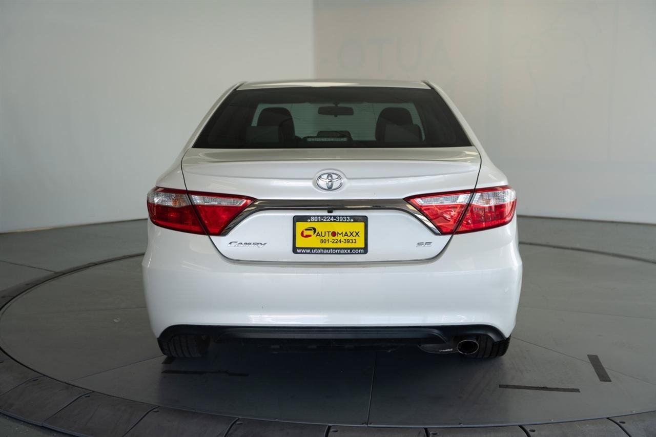 Used 2017 Toyota Camry SE w/ Protection Package (Q2) FWD image 6