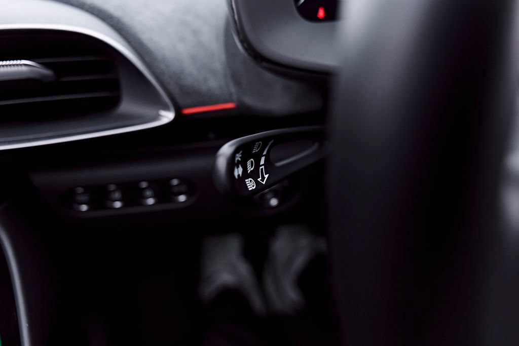 Used 2023 McLaren Artura RWD image 63