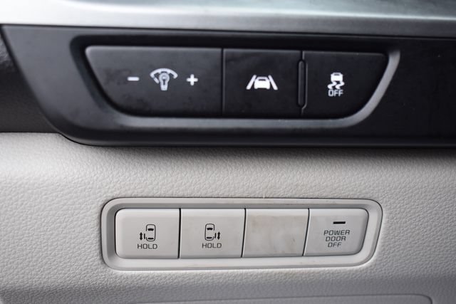 Used 2024 Kia Carnival LX FWD image 21