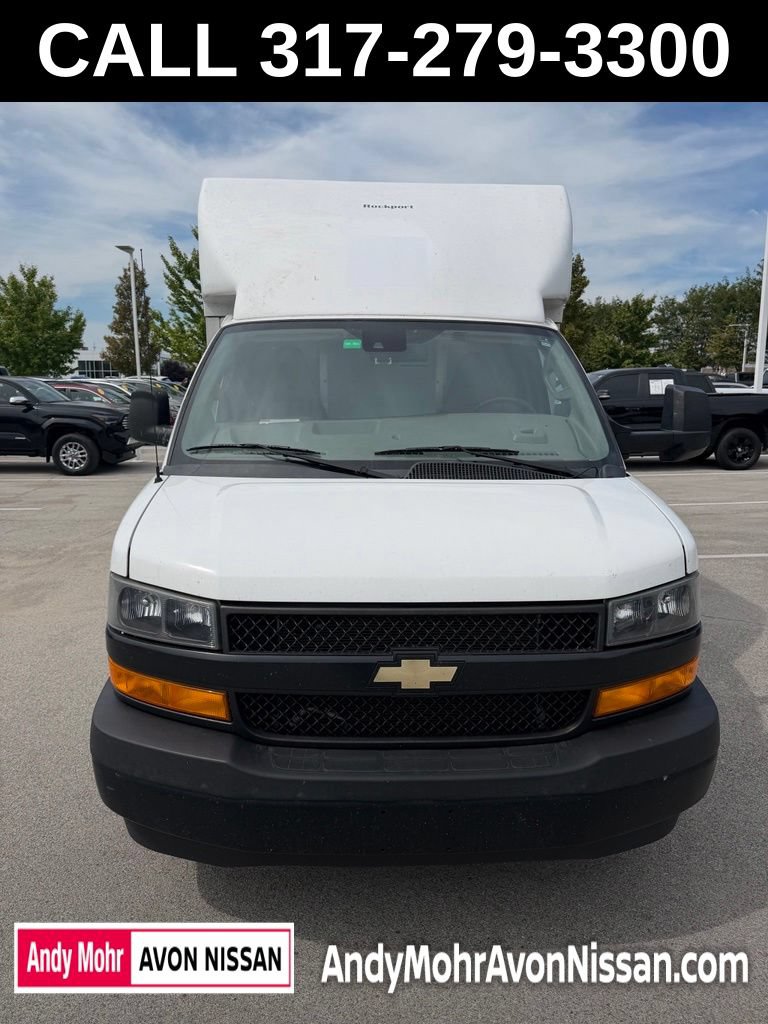 Used 2022 Chevrolet Express 3500 w/ Power Convenience Package RWD image 2