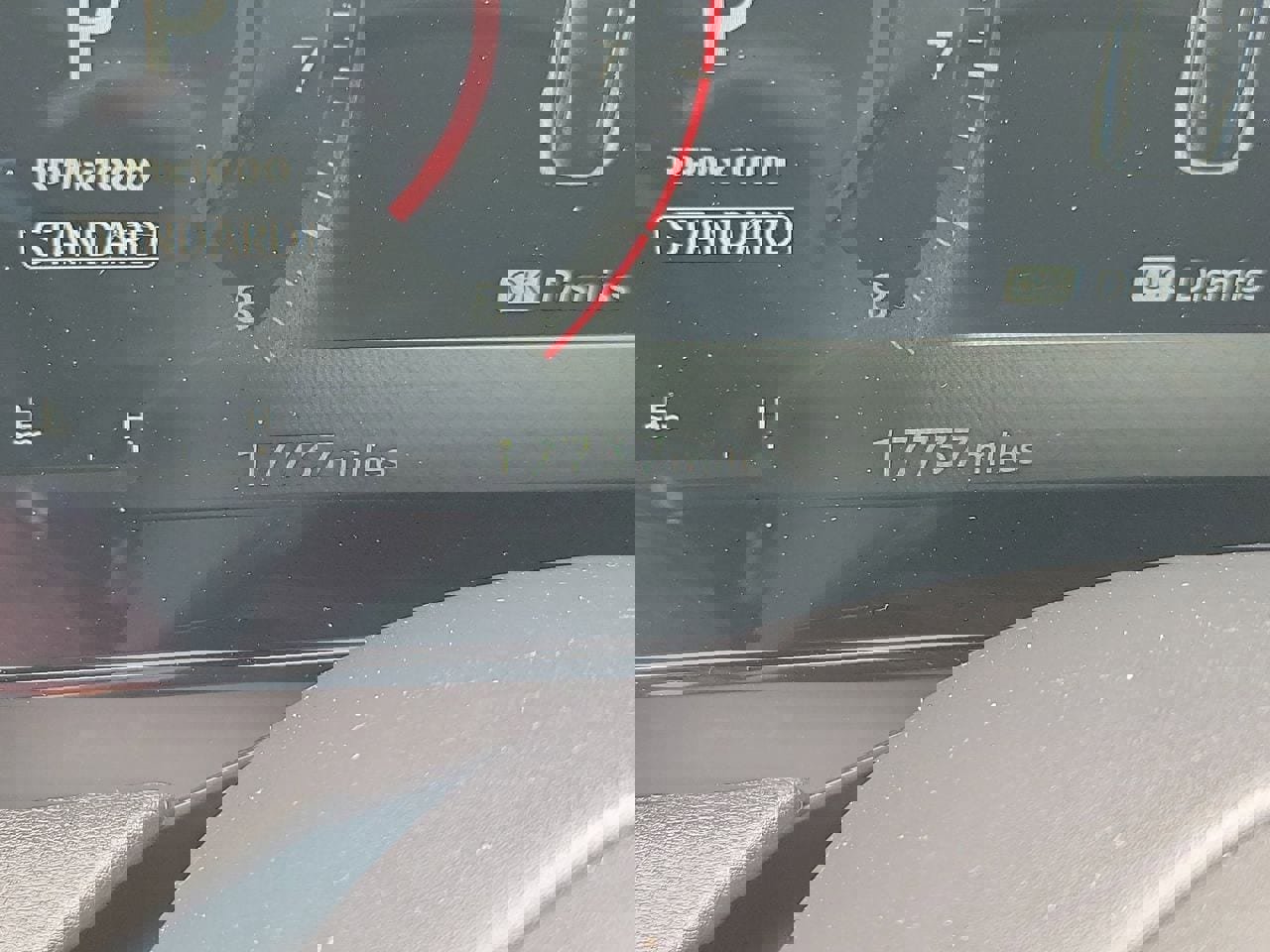 Used 2025 Nissan Kicks SR image 22