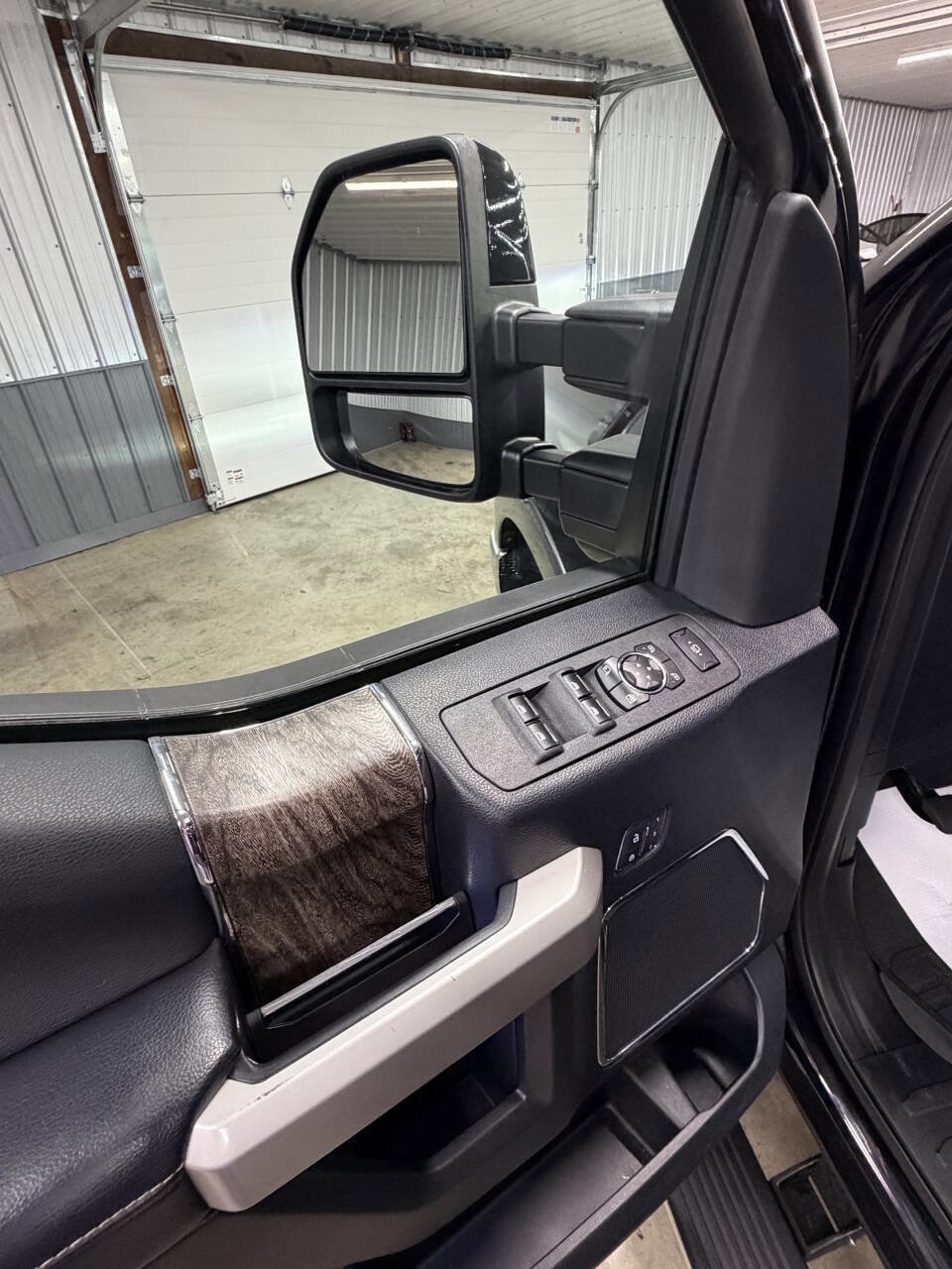 Used 2017 Ford F350 Lariat w/ Lariat Ultimate Package AWD/4WD image 39