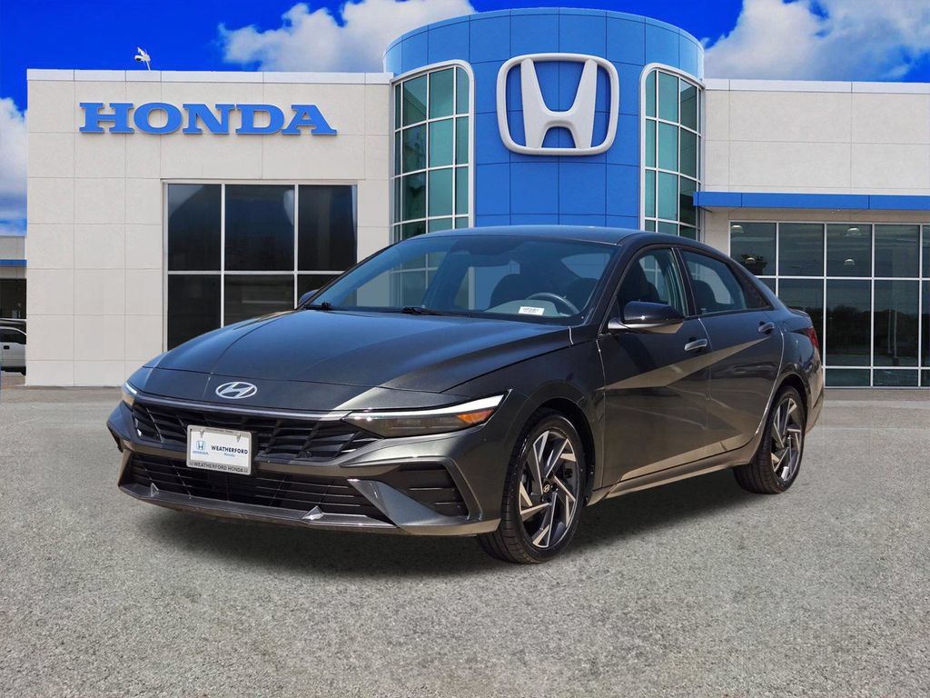 Used 2025 Hyundai Elantra Sport FWD image 7