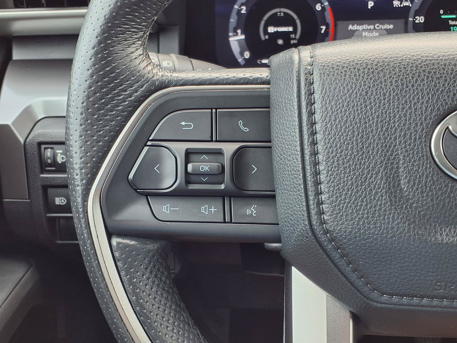Used 2024 Toyota Tacoma TRD Off-Road AWD/4WD image 23