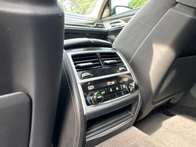 Used 2021 BMW 740i w/ Premium Package RWD image 27