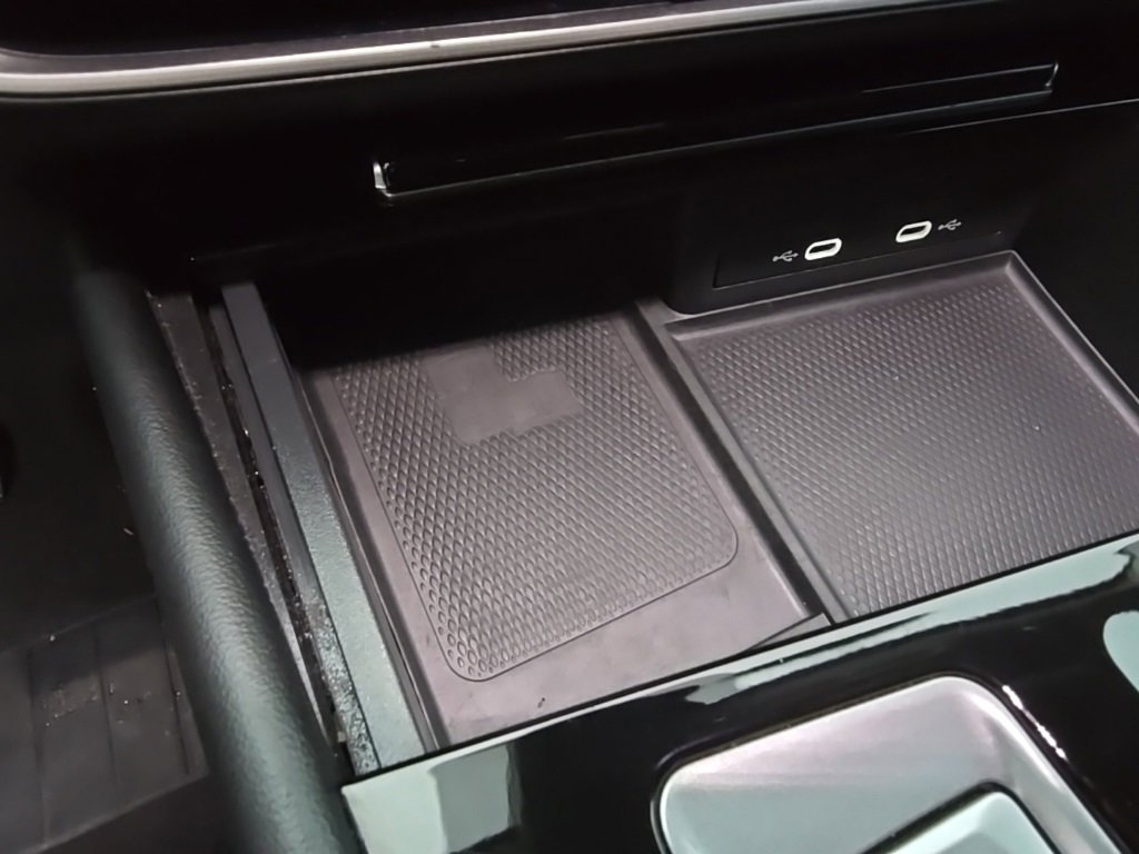 Used 2024 Volkswagen Atlas SE image 16