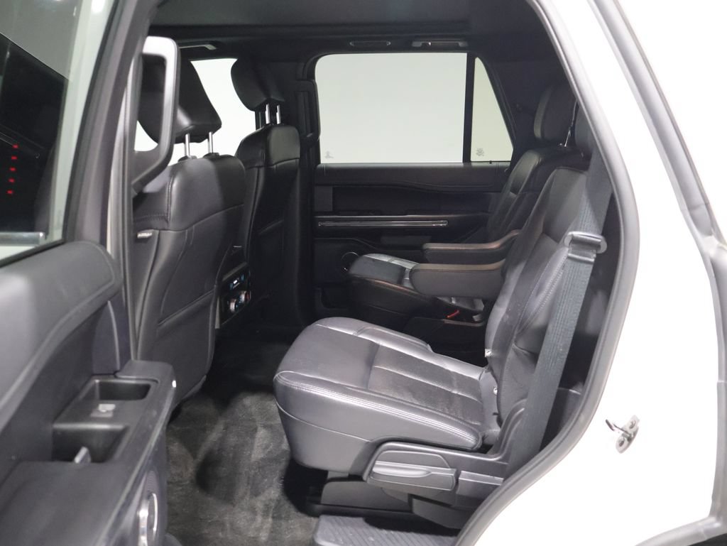 Used 2020 Ford Expedition XLT w/ Equipment Group 202A AWD/4WD image 20