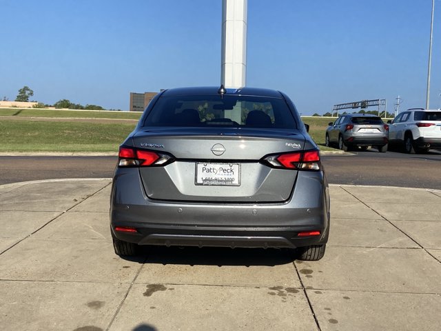 Used 2025 Nissan Versa SV w/ Trunk Package FWD image 10