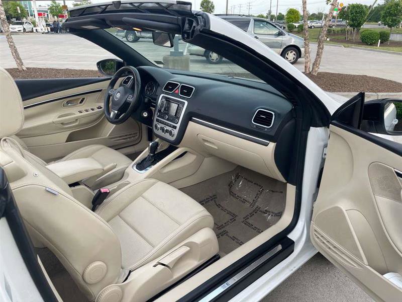 Used 2014 Volkswagen Eos FWD image 58