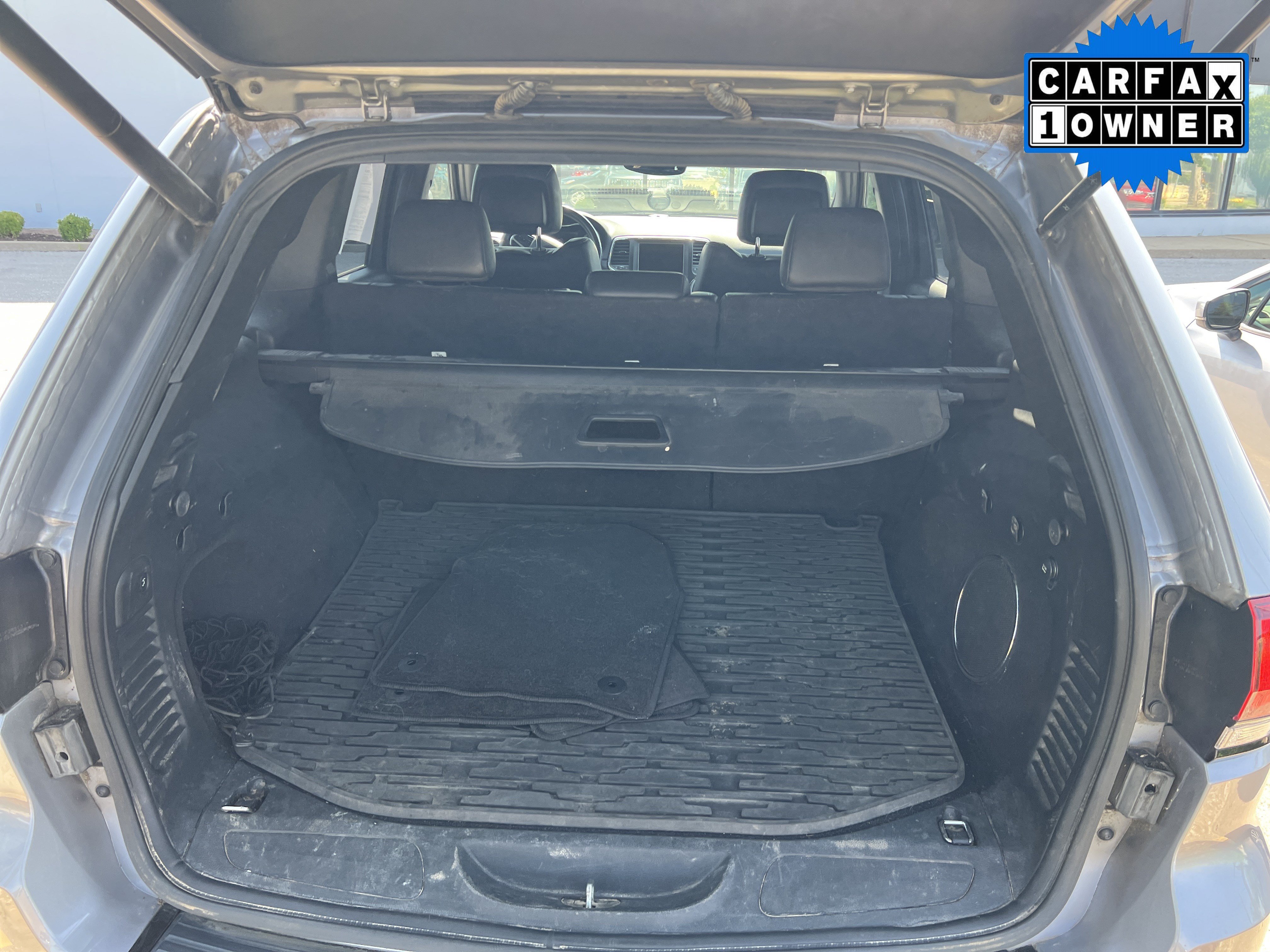 Used 2018 Jeep Grand Cherokee Altitude AWD/4WD image 12