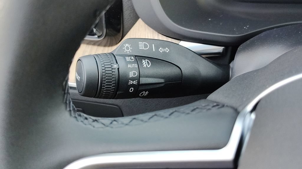 New 2026 Volvo XC60 B5 Plus w/ Climate Package AWD/4WD image 16