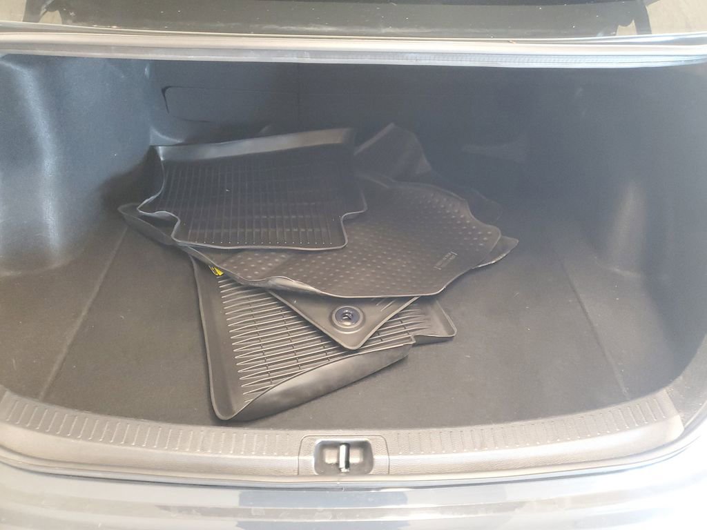 Used 2023 Toyota Corolla LE image 8