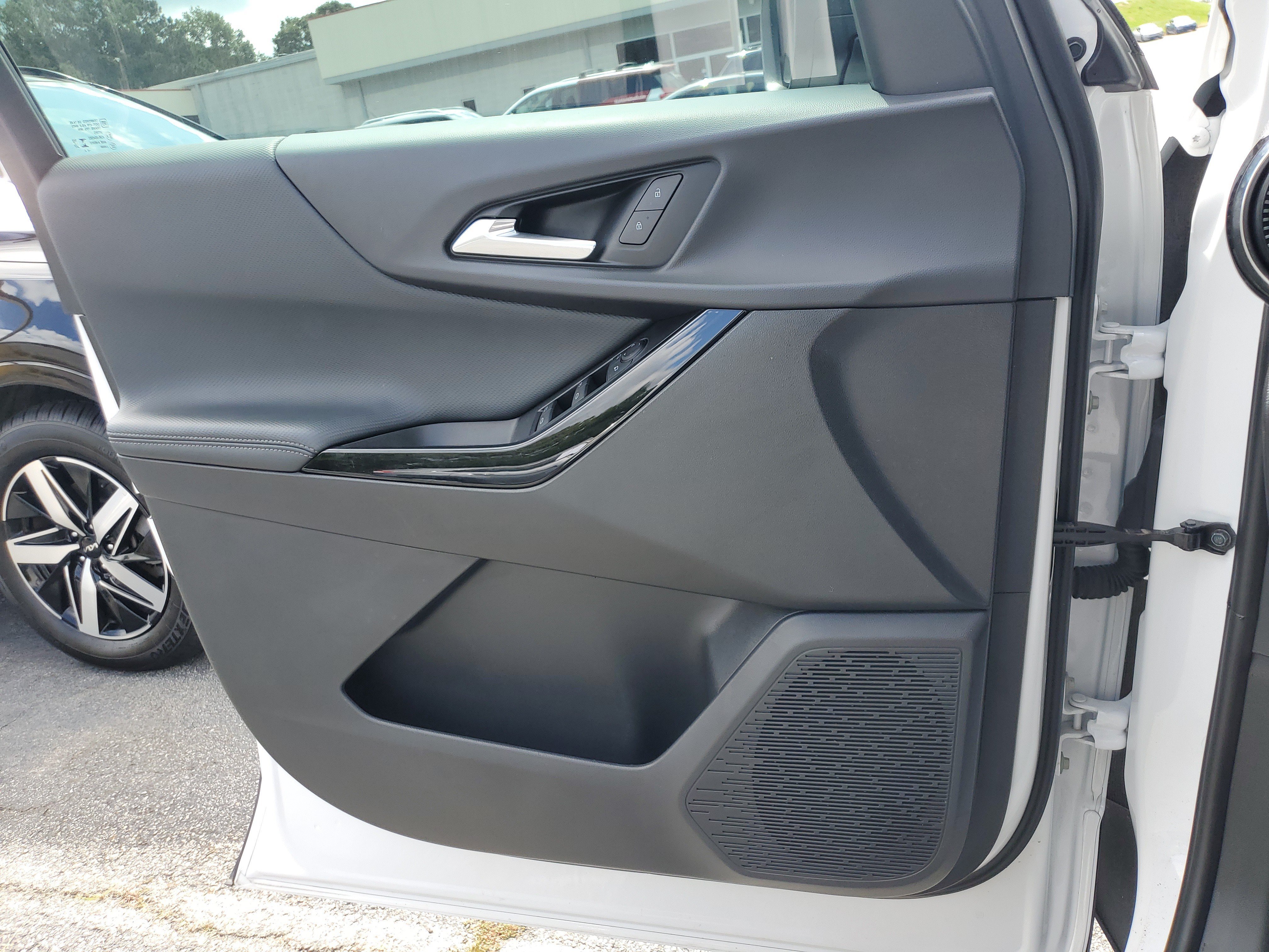 Used 2026 Chevrolet Equinox LT FWD image 29