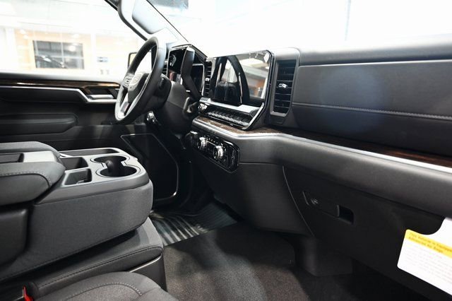 New 2026 GMC Sierra 1500 SLE w/ Preferred Package image 16