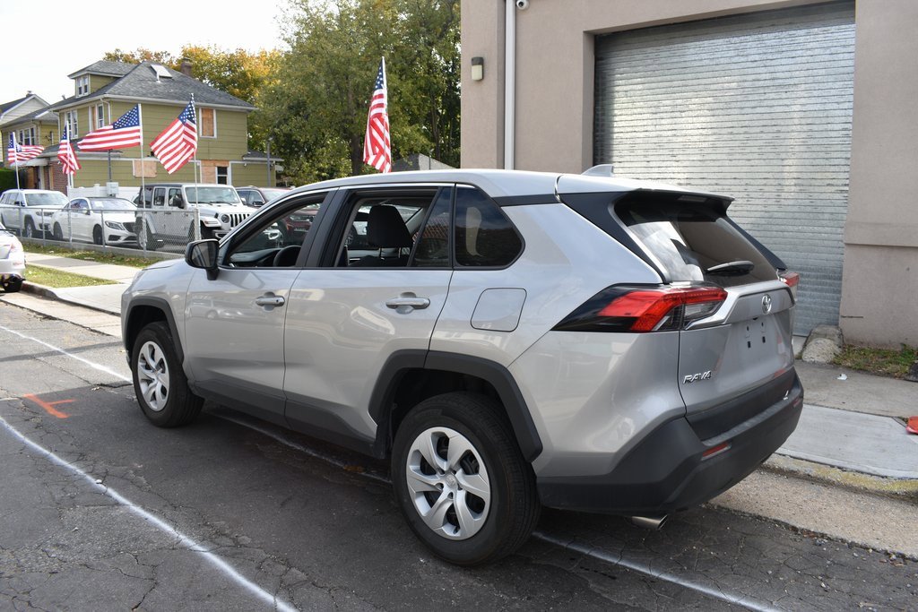 Used 2025 Toyota RAV4 LE image 8