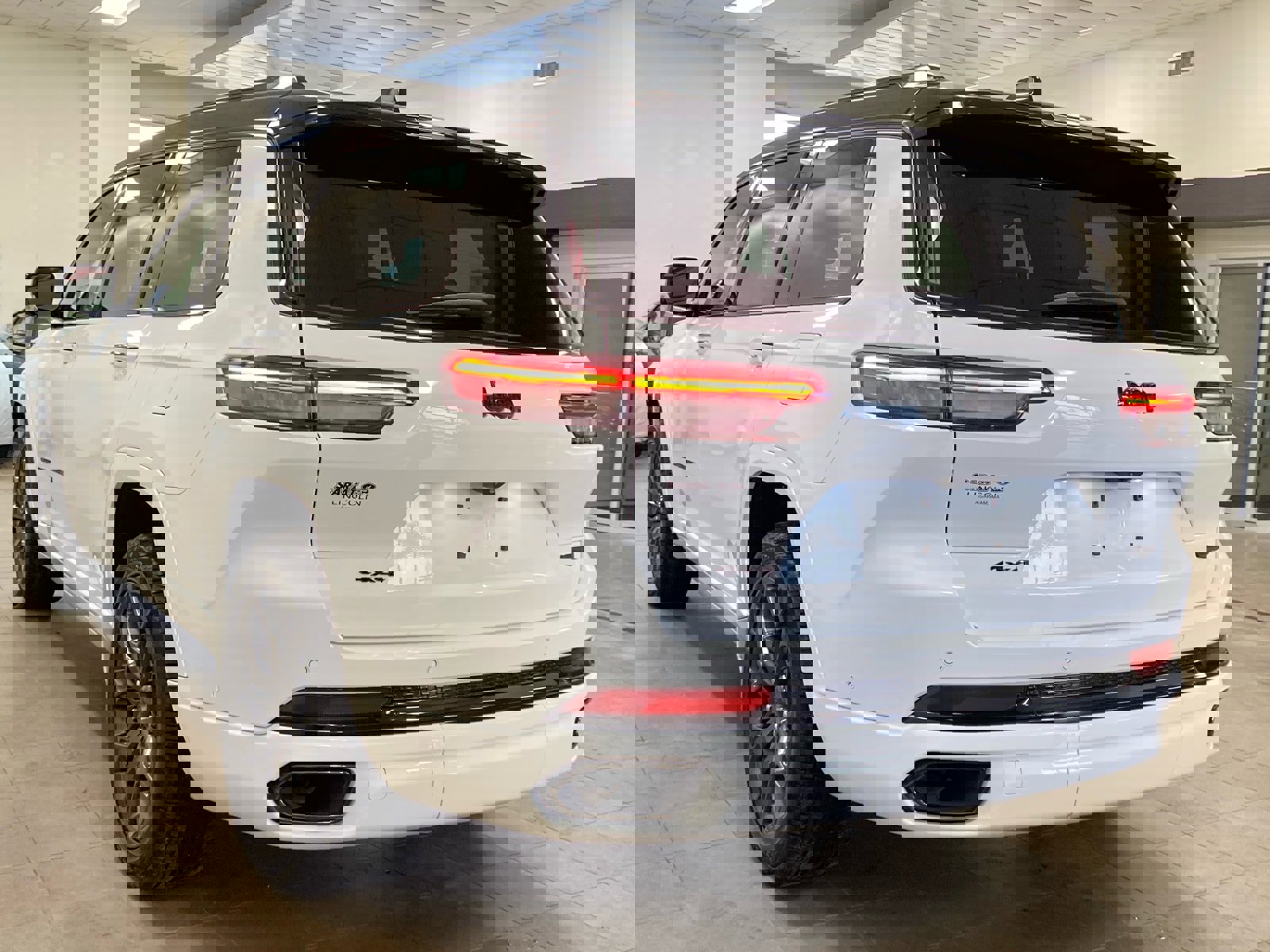 Used 2023 Jeep Grand Cherokee L Summit image 5