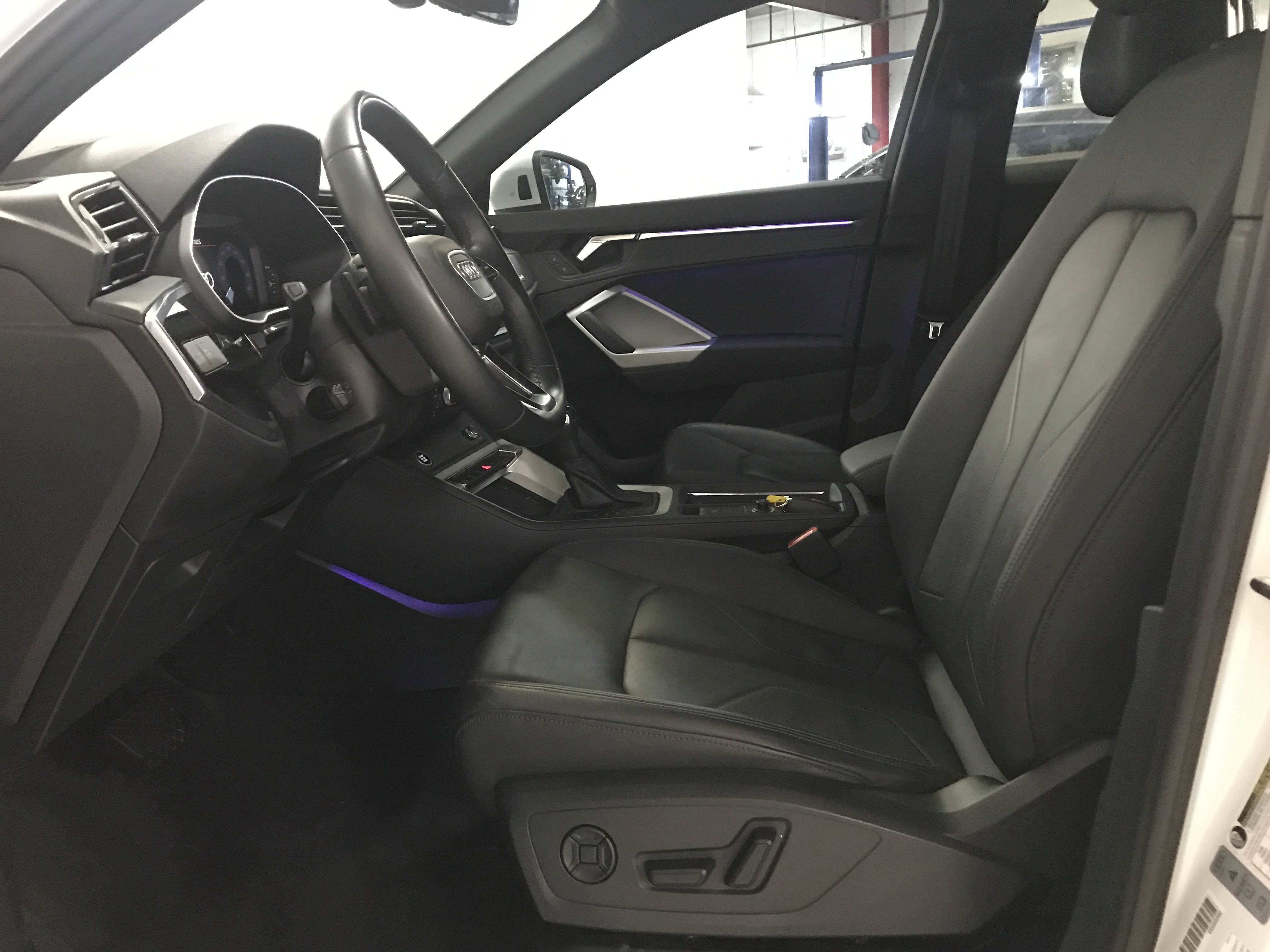 Used 2024 Audi Q3 2.0T Premium Plus image 8