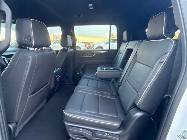 Used 2025 GMC Yukon XL Elevation RWD image 17