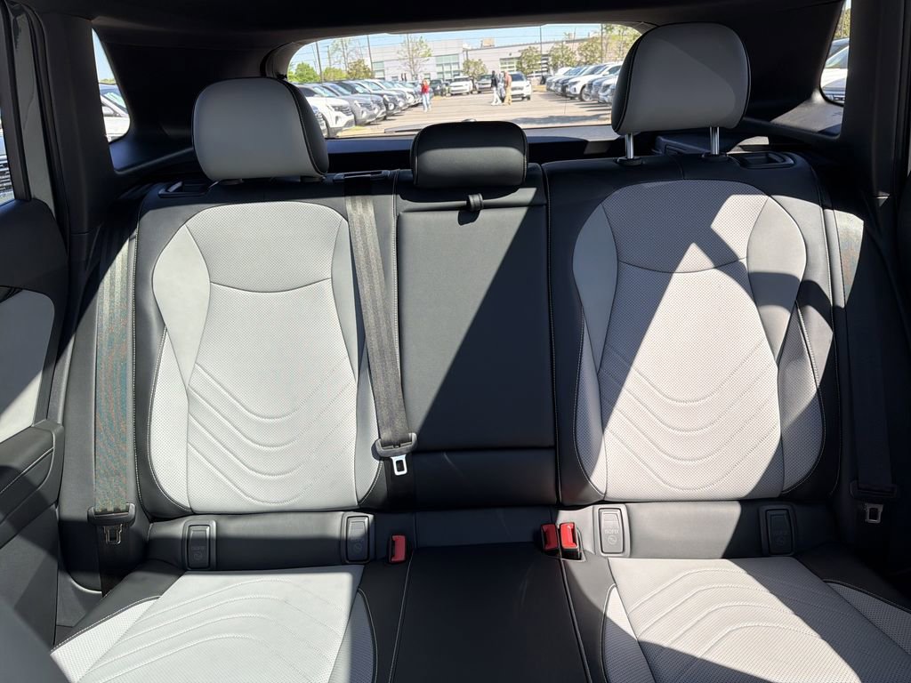 New 2026 Volkswagen Tiguan SE R-Line FWD image 29