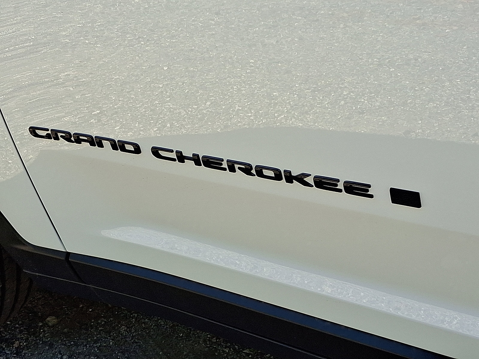 New 2025 Jeep Grand Cherokee Altitude image 16