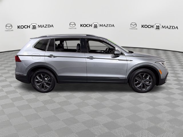 Used 2024 Volkswagen Tiguan SE AWD/4WD image 8