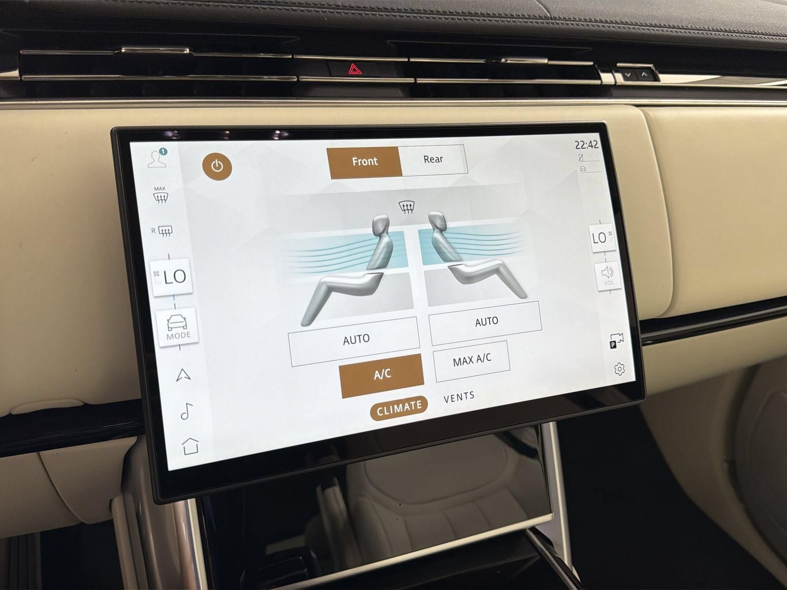 New 2026 Land Rover Range Rover SE AWD/4WD image 15