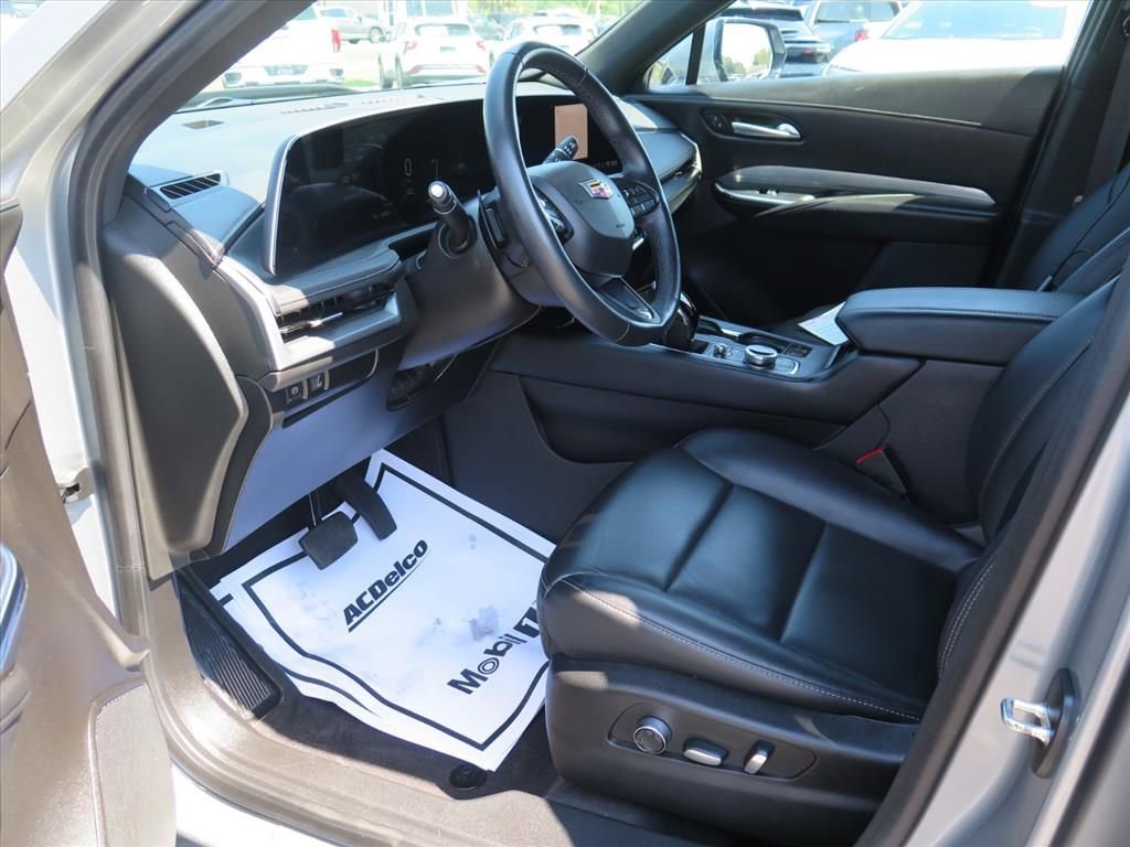Certified 2024 Cadillac XT4 Premium Luxury image 9