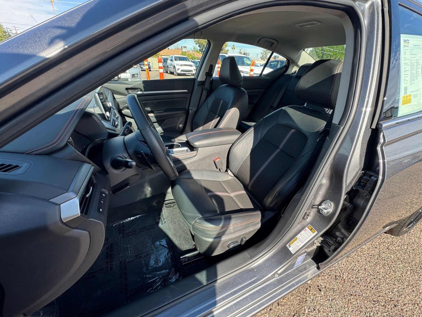 Used 2025 Nissan Altima 2.5 SR image 36