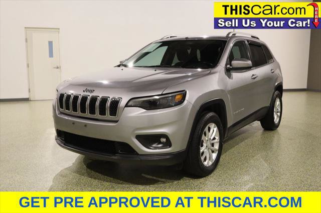 Used 2019 Jeep Cherokee Latitude w/ Cold Weather Group AWD/4WD image 4
