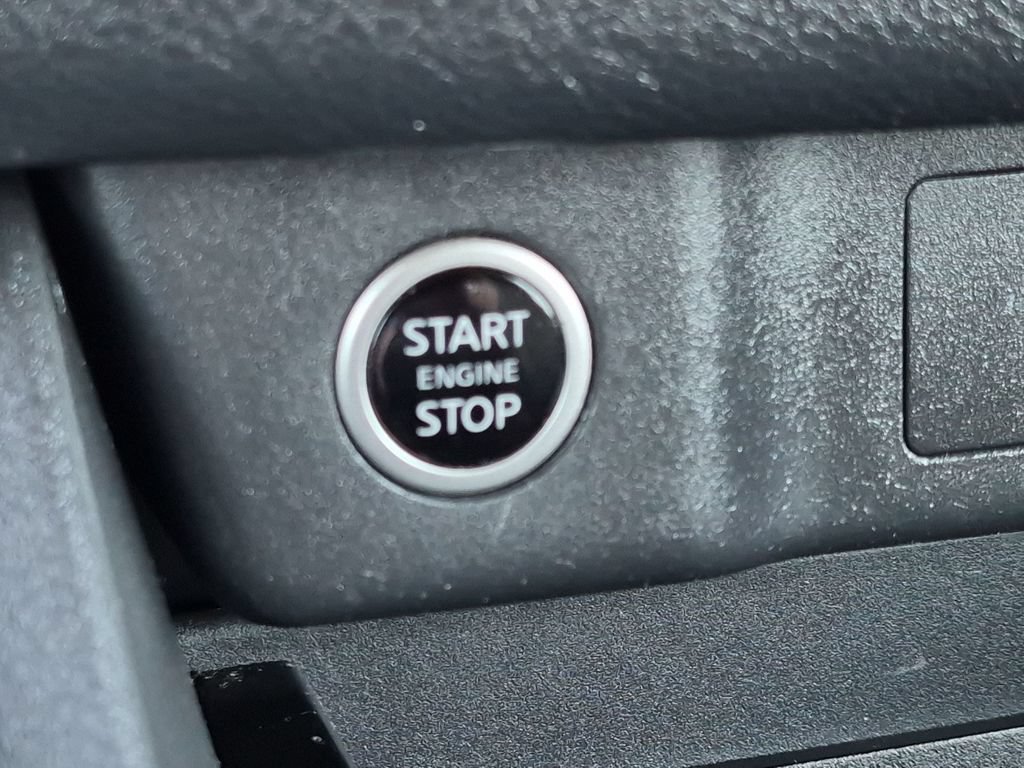Used 2022 Nissan Rogue S FWD image 16