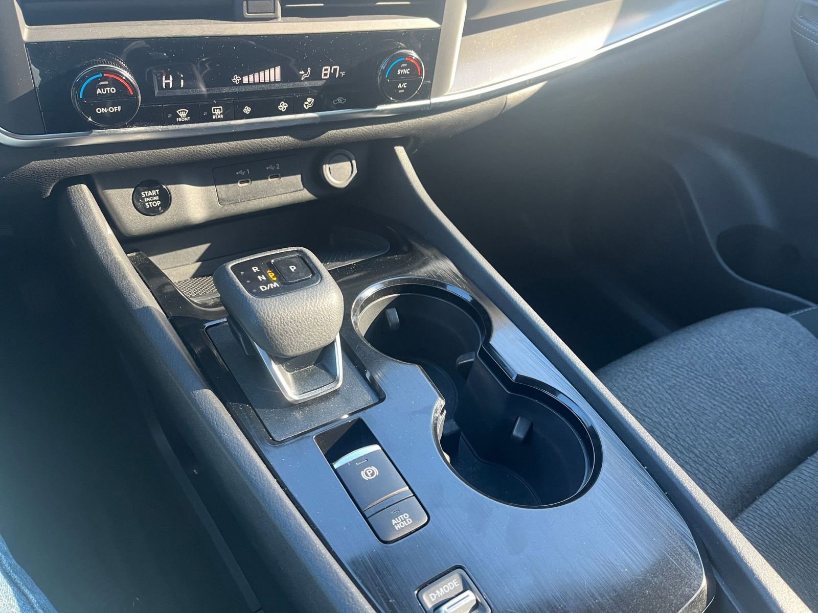 Used 2025 Nissan Rogue SV image 41