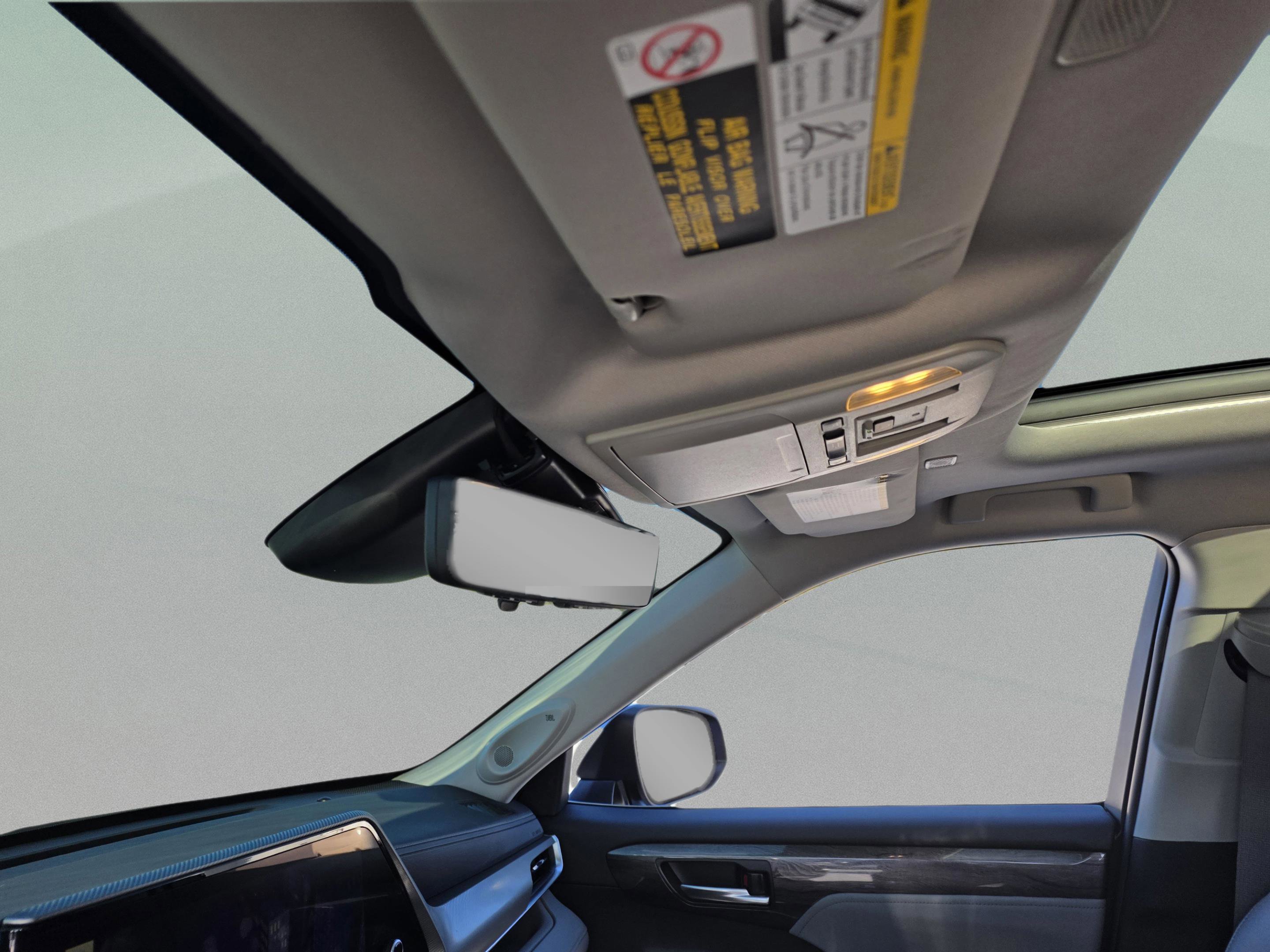 Used 2024 Toyota Highlander Platinum image 12