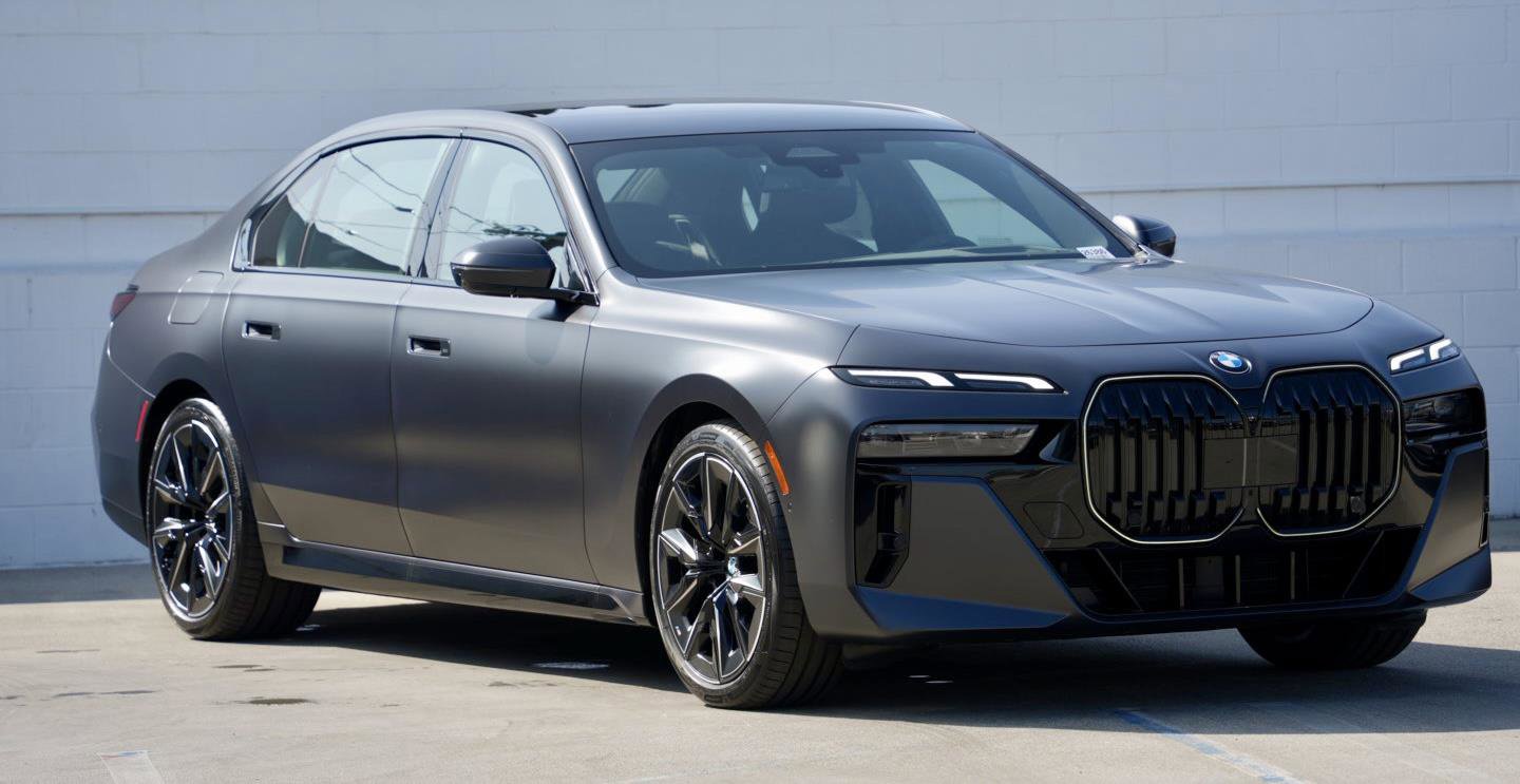 New 2026 BMW 740i w/ Premium Package