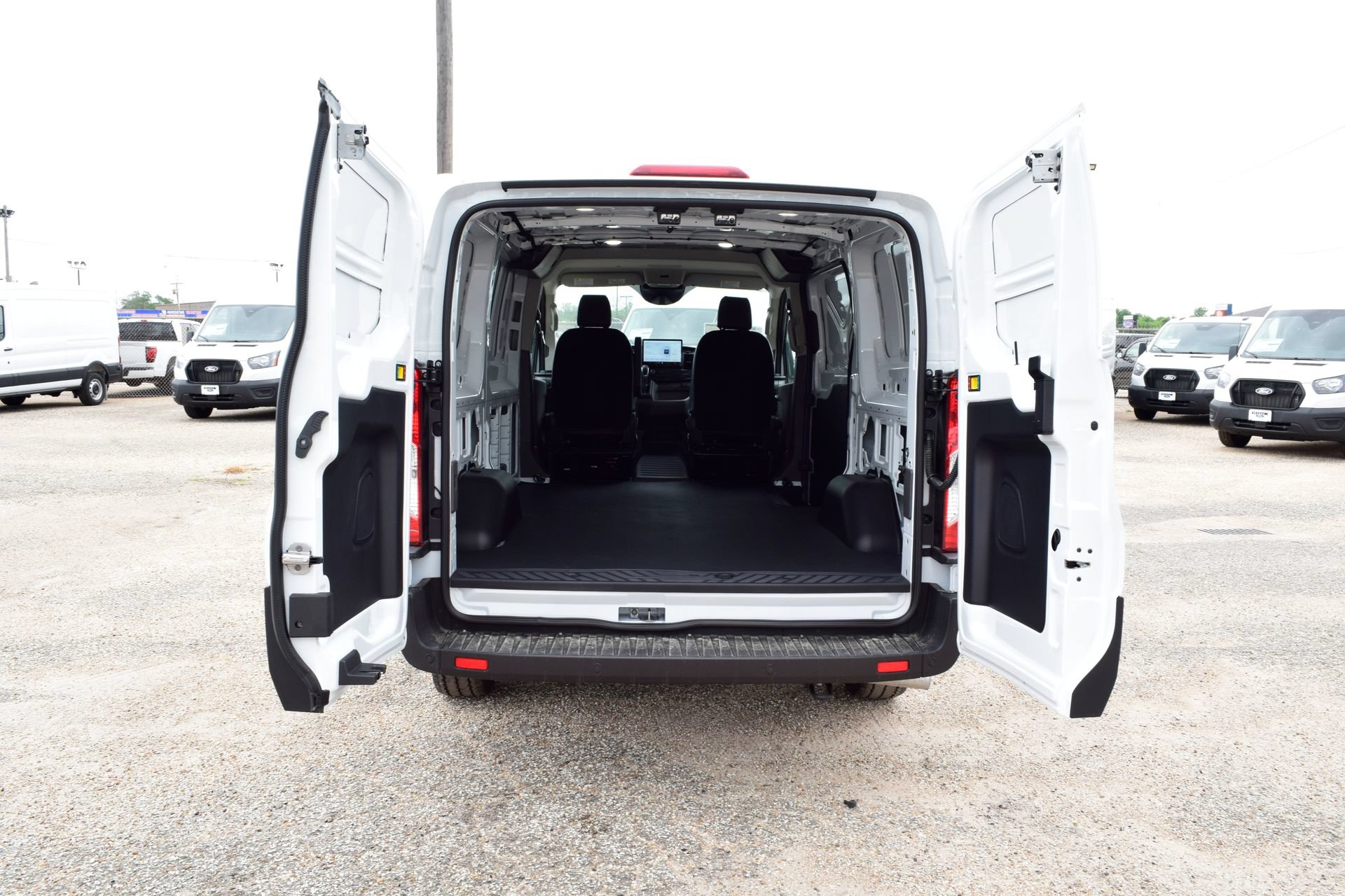 New 2026 Ford Transit 150 Low Roof RWD image 20