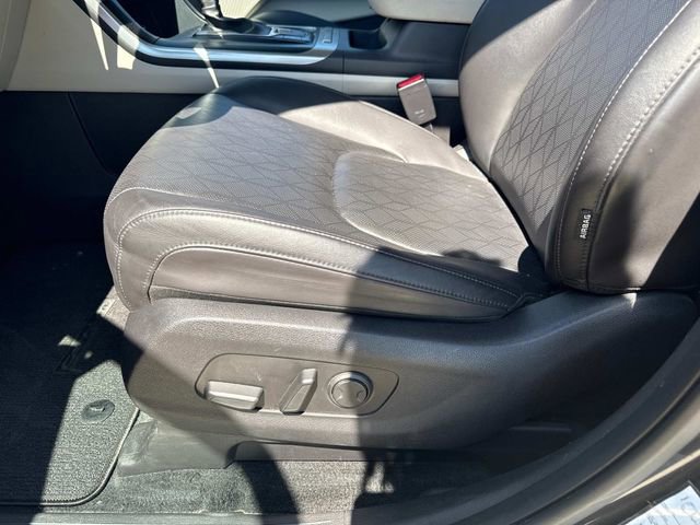 Used 2024 Kia Carnival LX image 23