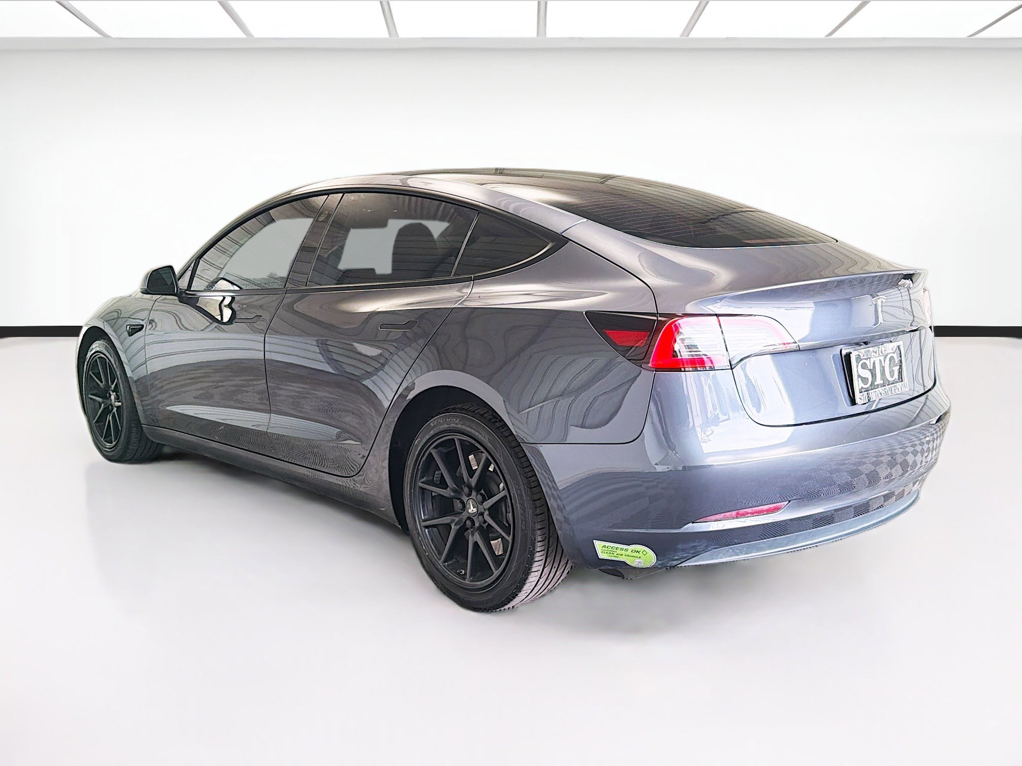 Used 2023 Tesla Model 3 Standard Range image 6