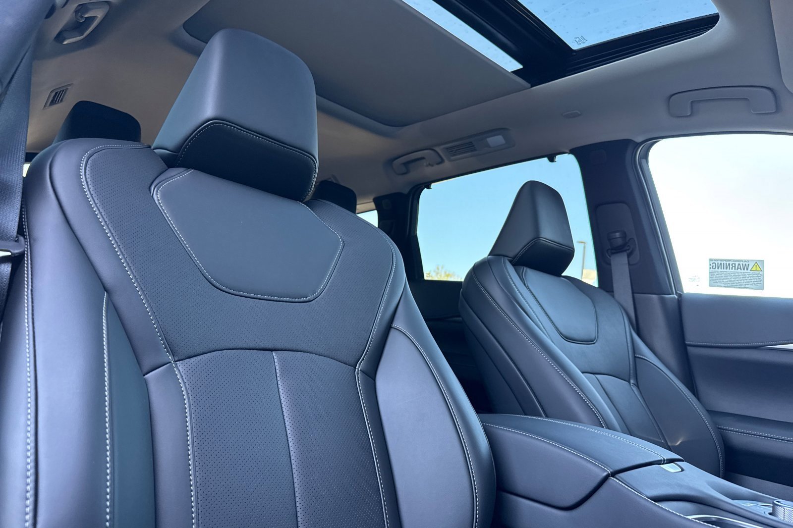 New 2026 INFINITI QX60 Luxe w/ Cargo Package image 18