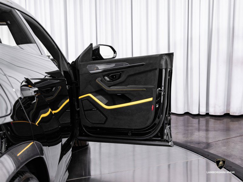 Used 2024 Lamborghini Urus Performante image 37