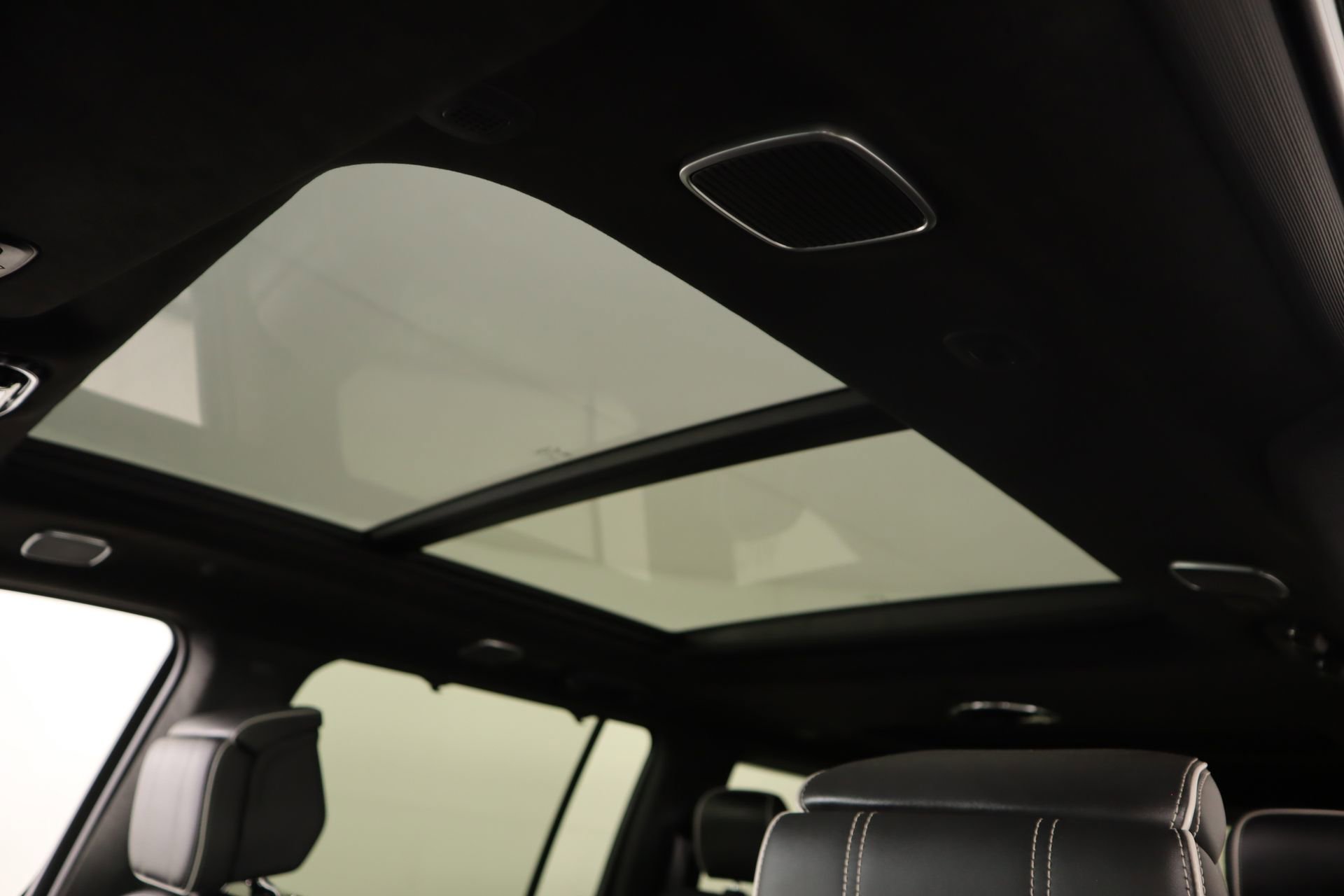 Used 2024 Jeep Grand Wagoneer Series II w/ Quick Order Packagew 28T image 17