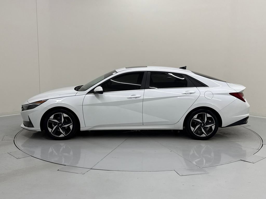 Used 2021 Hyundai Elantra Limited image 3