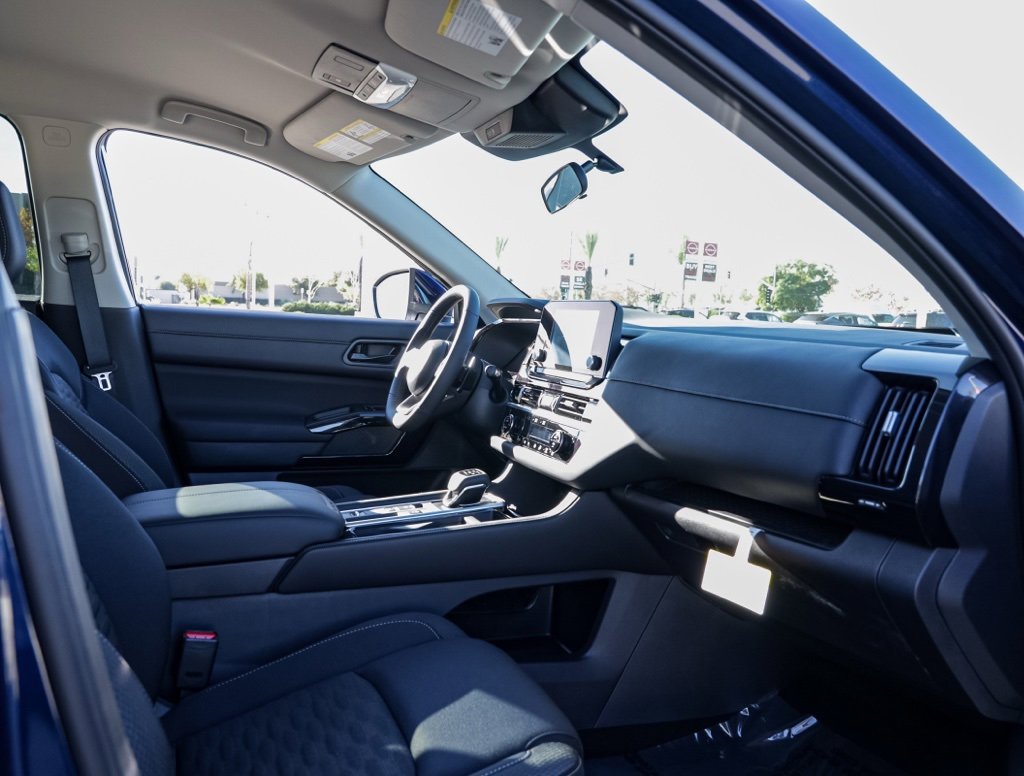 New 2025 Nissan Pathfinder SV image 20
