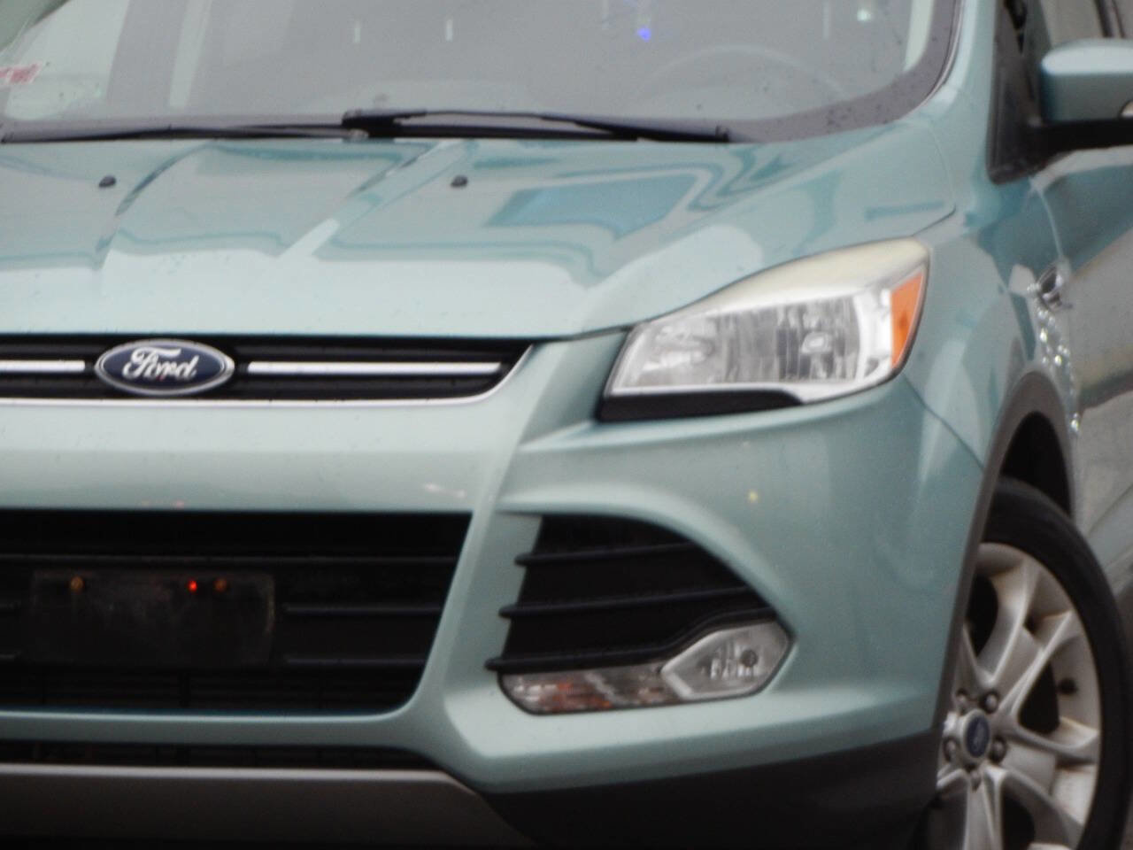 Used 2013 Ford Escape SEL image 2