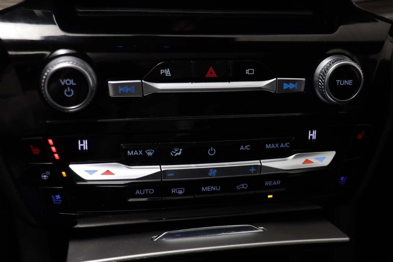 Used 2021 Ford Explorer Limited w/ Equipment Group 301A image 11